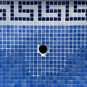 Rénovation de bassin de piscine en mosaïque à Draguignan