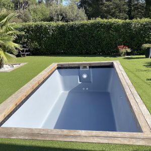 Création d'une piscine avec coque à Draguignan, Var 83
