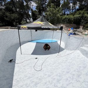 Pose de membrane armée par Creanova Piscines Draguignan